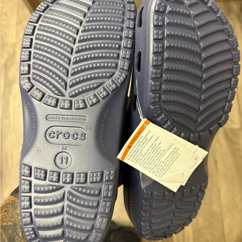 Crocs Comfortable Clogs in Lavender